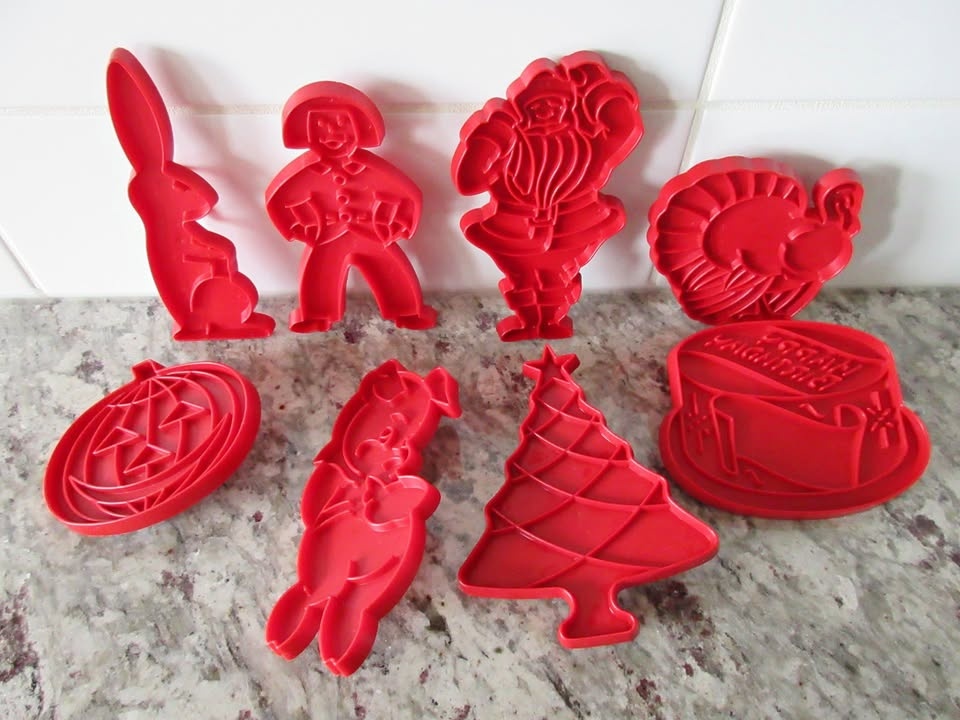 Vintage Tupperware Holiday Cookie Cutter Set