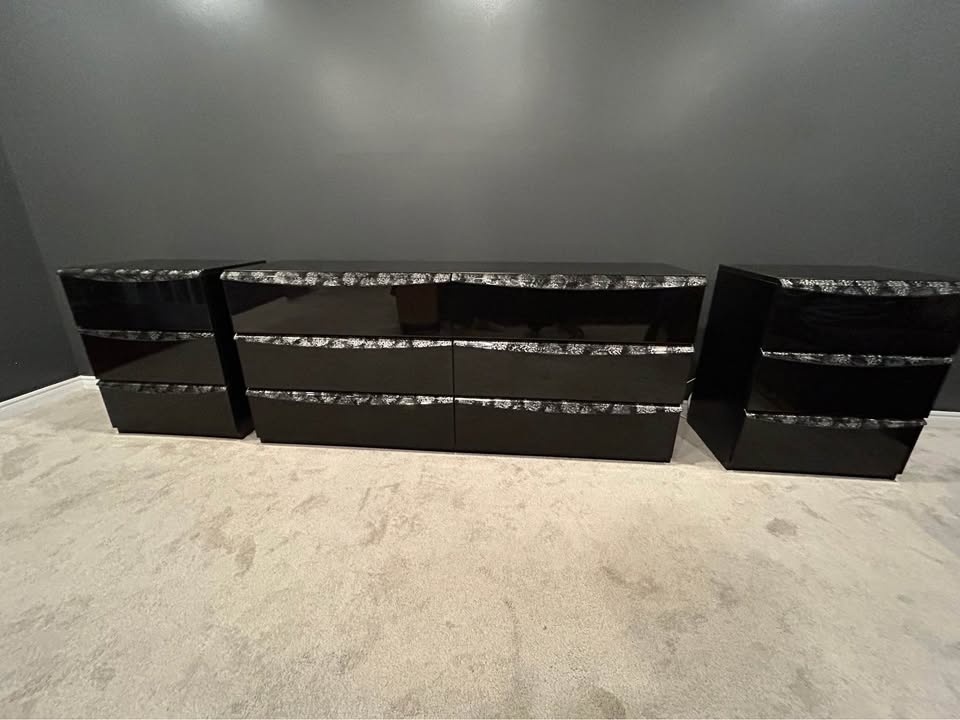 Black Glossy Dressers and Nightstands - photo 3