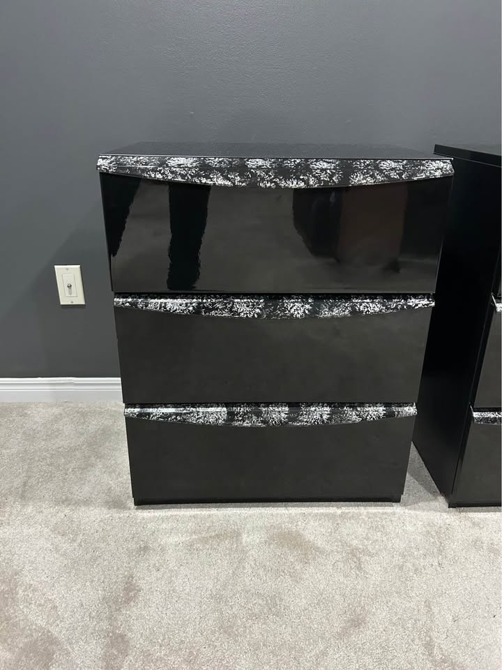 Black Glossy Dressers and Nightstands - photo 4