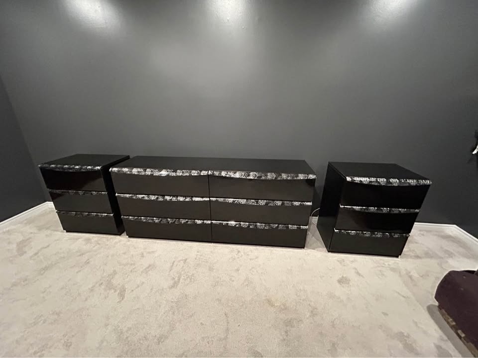 Black Glossy Dressers and Nightstands - photo 3