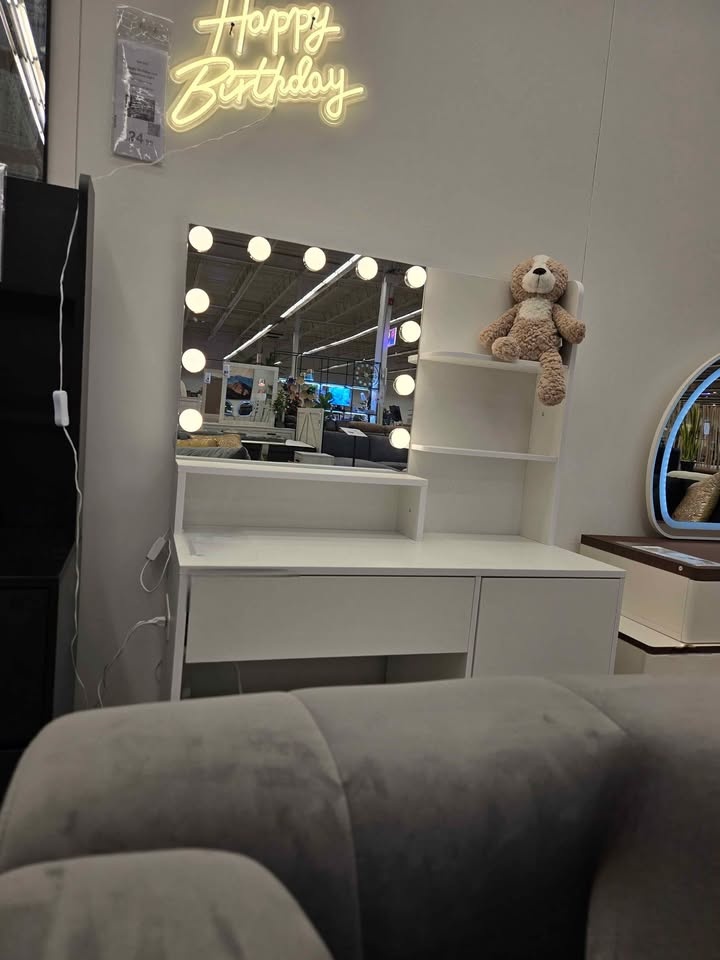 Beautiful Vanity Desk w Chair & Lights - $260 Firm