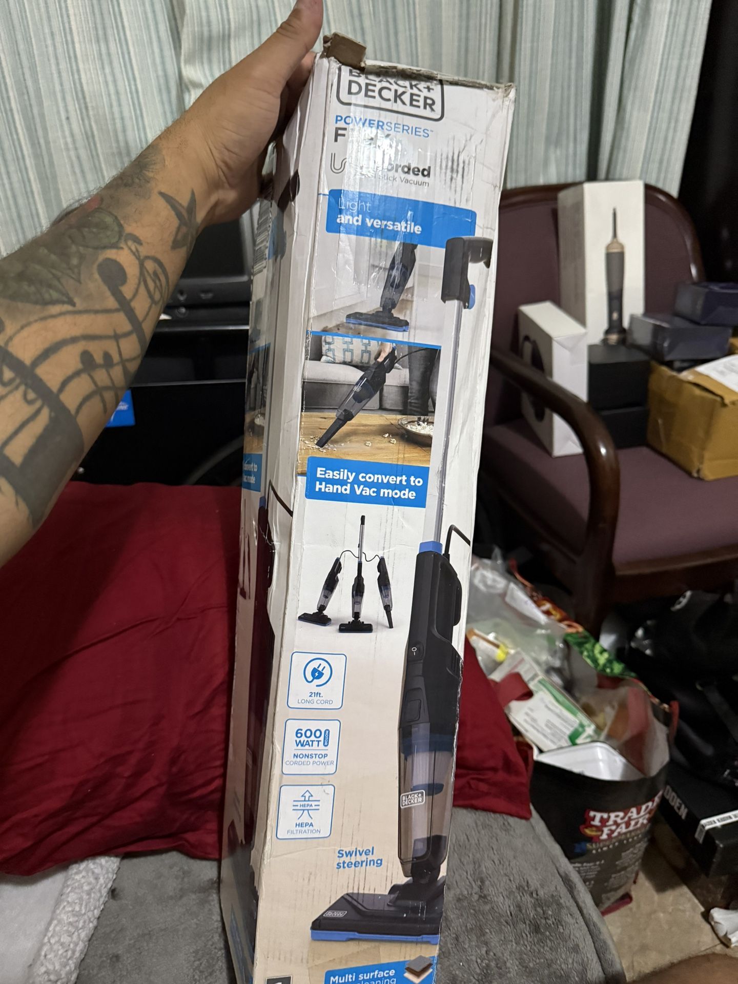Black + Decker Vacuum - photo 2