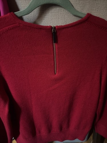 Ann Taylor Red Sweater Size Medium Scoop Neck Gold Zipper Tassel - photo 2