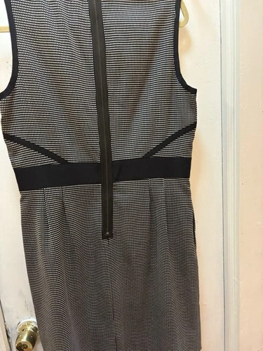 Tahari Arthur S. Levine Women's Sleeveless Dress Size 10