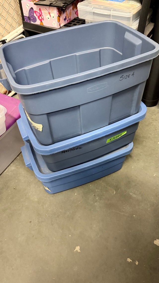 Rubbermaid Totes