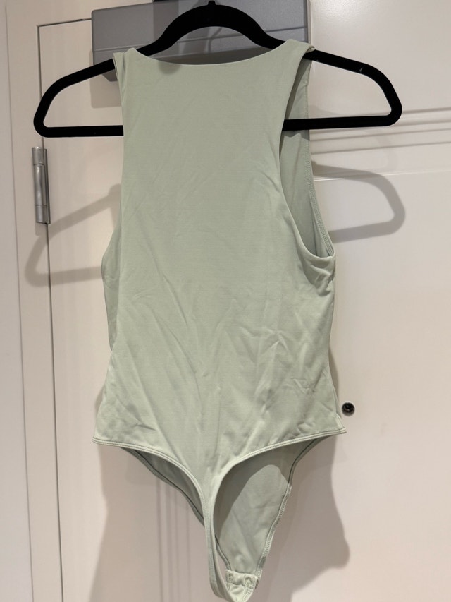 Babaton Bodysuit - Size Medium - Light Green - photo 3