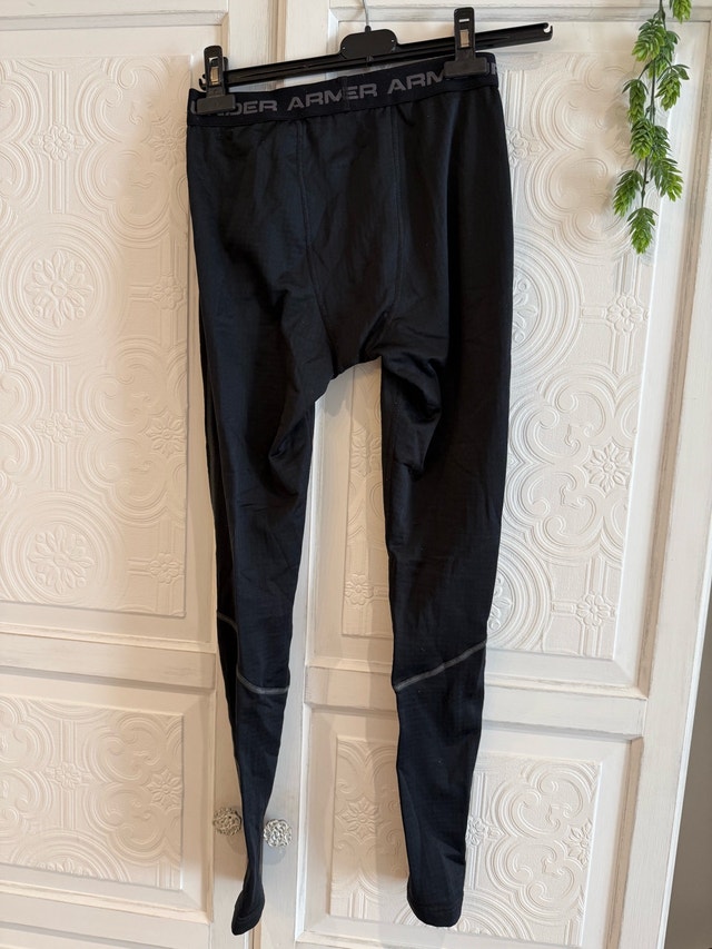 Under Armour Base 2.0 Leggings - Size Small - photo 2