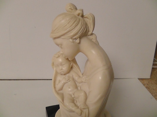 Amilcare Santini Mother and Child Marble Statue - photo 3