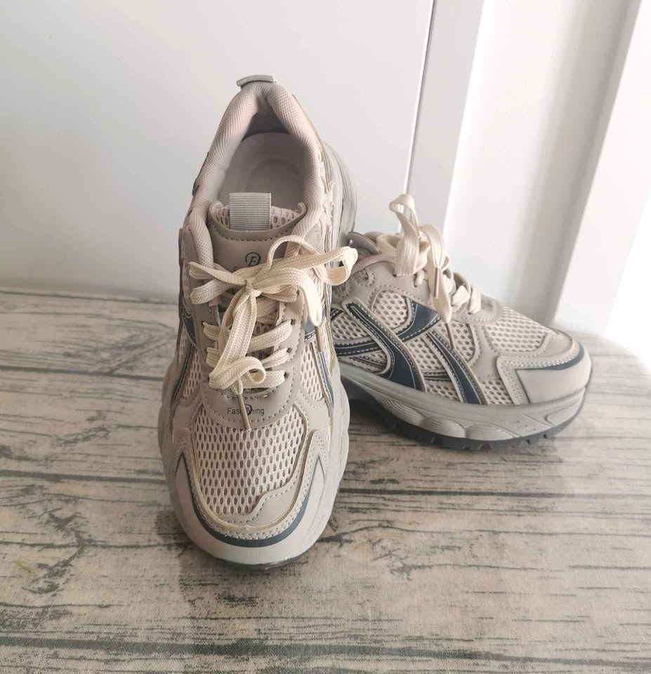 Brand New Platform Sneakers for Women - size 8 - photo 2