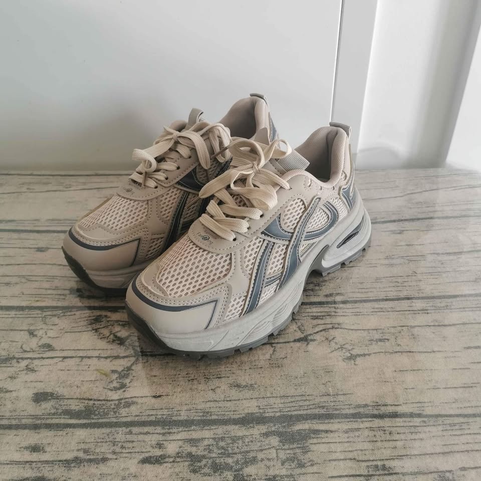 Brand New Platform Sneakers for Women - size 8 - photo 4