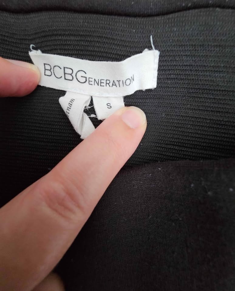 BCBG Generation skirt (size small) - photo 2