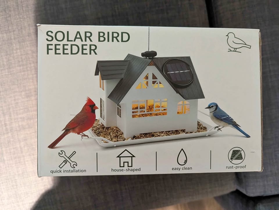 Solar Lightup Bird Feeder - New