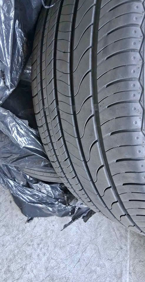 Summer Tires off 2018 Chrysler 300 - 245/45ZR20