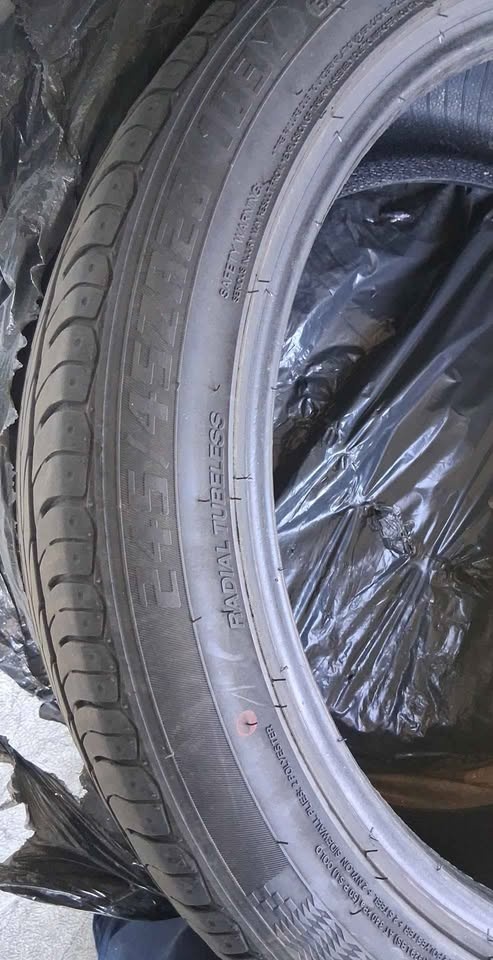 Summer Tires off 2018 Chrysler 300 - 245/45ZR20 - photo 2