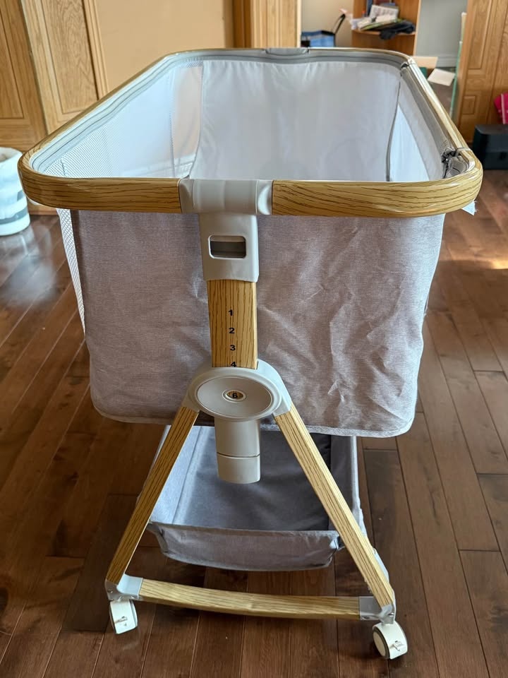 Baby Bassinet Bedside Sleeper - 3 in 1 Bassinets - photo 3