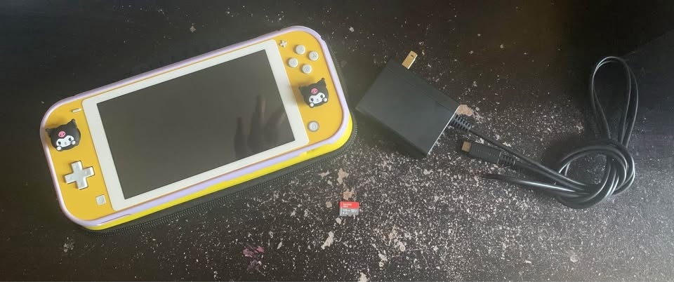 Yellow Switch Lite (Used - Very Good) - photo 5