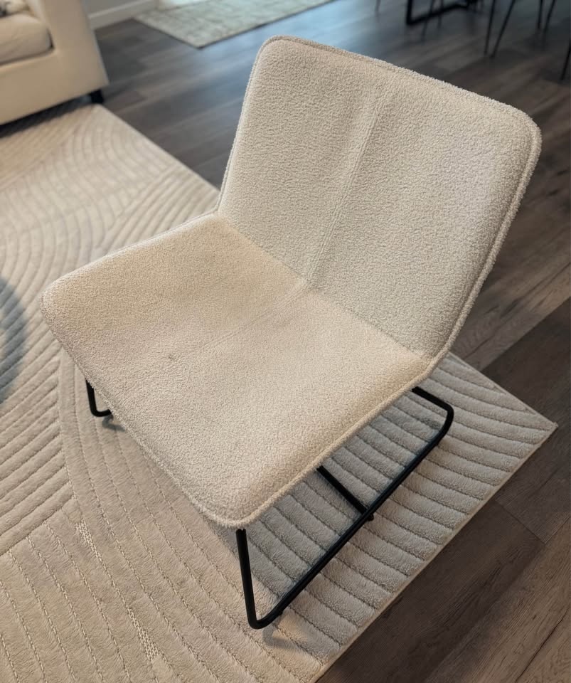 White Lounge Accent Chair - photo 3