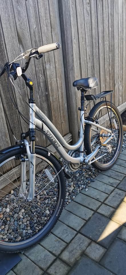 Like New Trek Navigator 3.0