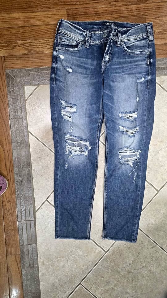 Silver Jeans Ripped Distressed Raw Hem W39/L25