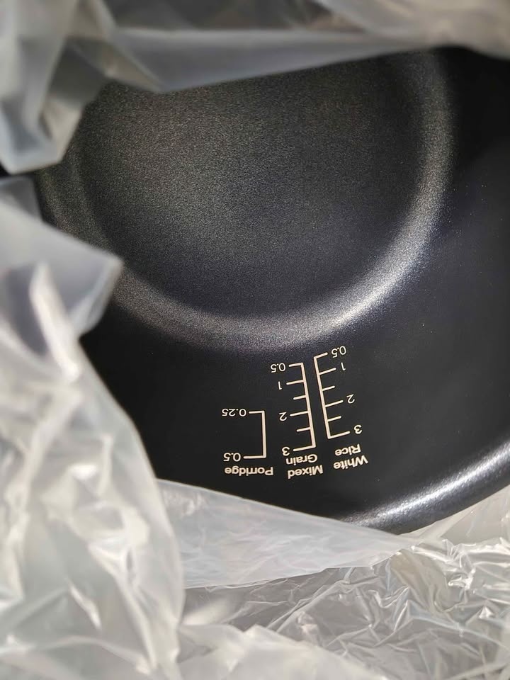 Toshiba 3 cup Small Rice Cooker - photo 3