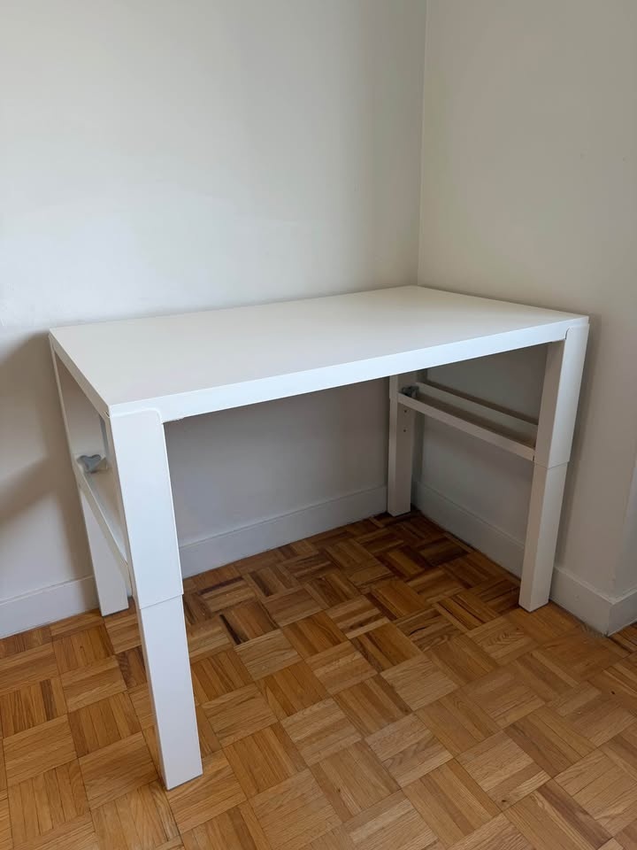 White Work Desk with Adjustable Height & Cable Holders - photo 2