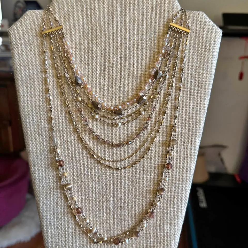 Elegant Beaded Crystal Necklace thumbnail