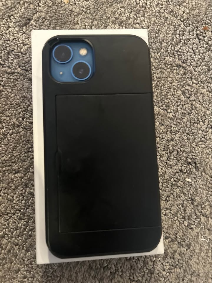 iPhone 13 in pristine condition like new - photo 3
