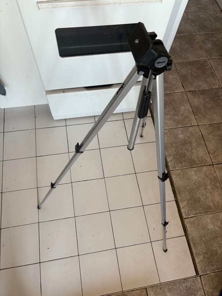 Camera Tripod - photo 2