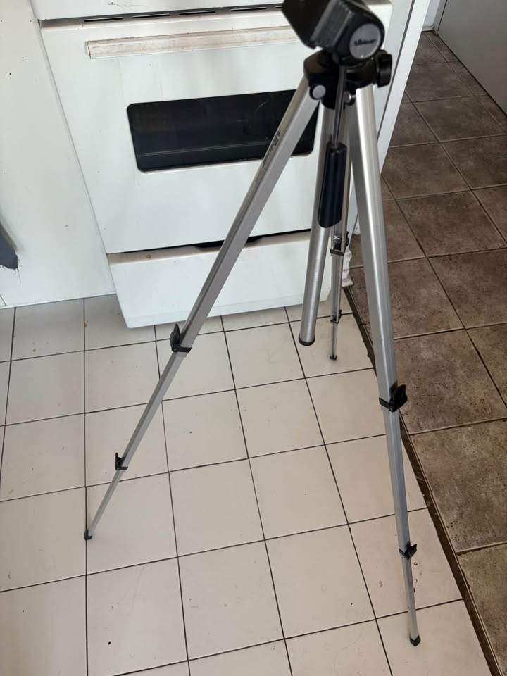 Camera Tripod - photo 3
