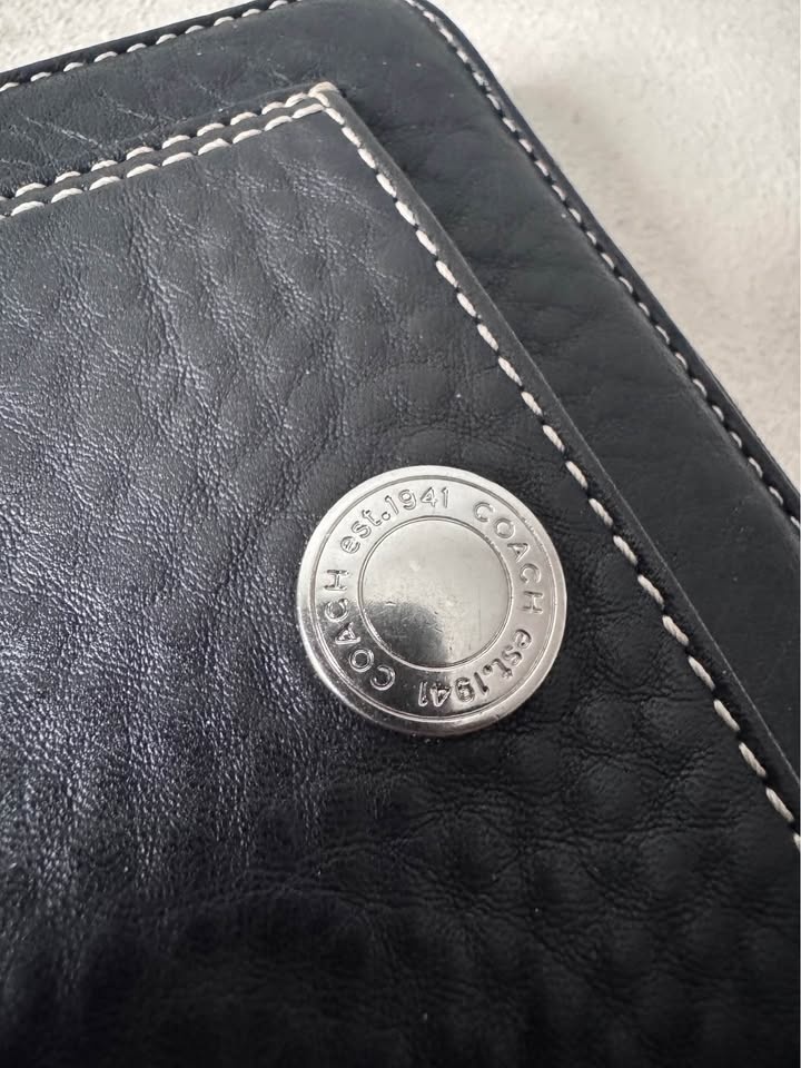Coach Leather Zippered Wallet - photo 3