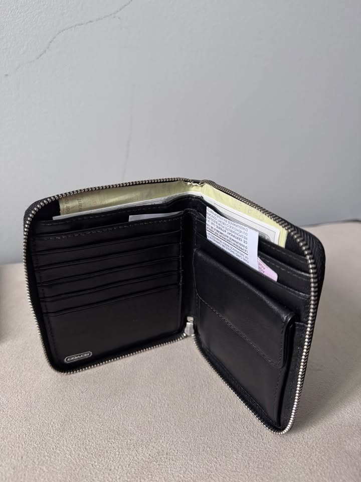 Coach Leather Zippered Wallet - photo 4
