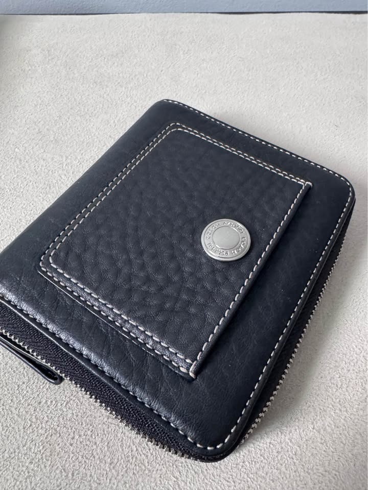 Coach Leather Zippered Wallet - photo 5