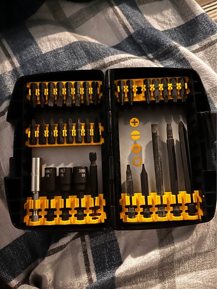 Screwdriver Bits, Sockets, and Tape Measure - photo 3