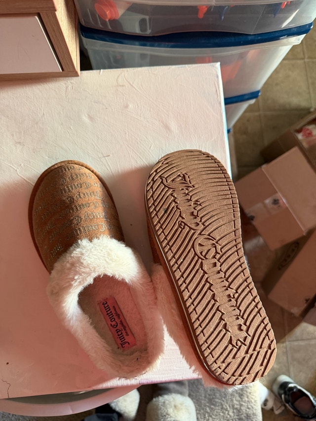 Juicy Couture Slippers - photo 2