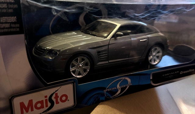 Maisto 1:18 Scale Chrysler Crossfire - photo 2
