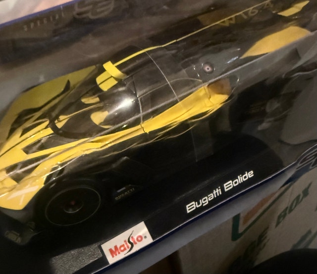 1:18 Scale Bugatti Bolide Special Edition - photo 3