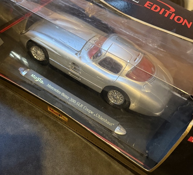 Mercedes Benz 300 SLR Coupe Uhlenhaut 1:18 Maisto - photo 3