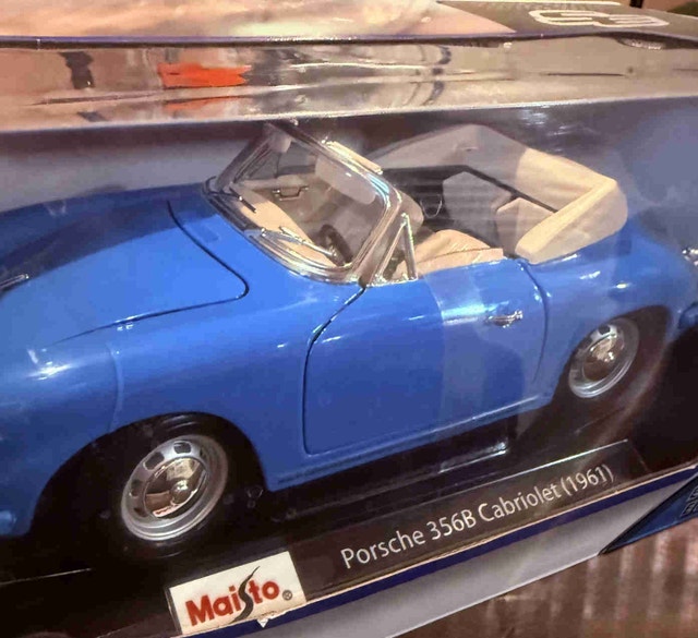 1961 Porsche 356B Cabriolet 1:18 Scale Maisto Model
