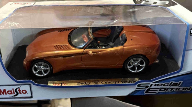 Maisto 1:18 Scale Dodge Concept Vehicle