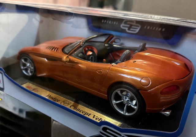 Maisto 1:18 Scale Dodge Concept Vehicle - photo 2