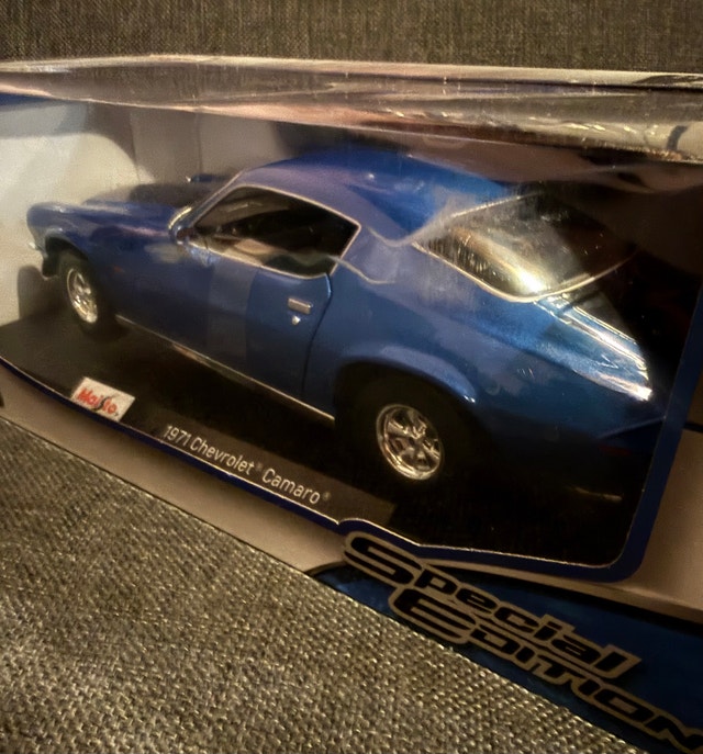 Maisto 1:18 1971 Chevrolet Camaro Special Edition - photo 3