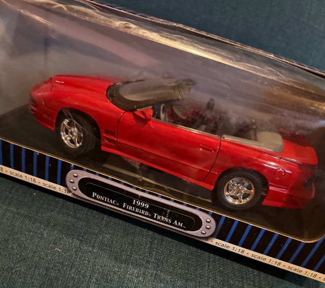 1:18 Scale 1999 Pontiac Firebird Trans Am - photo 2