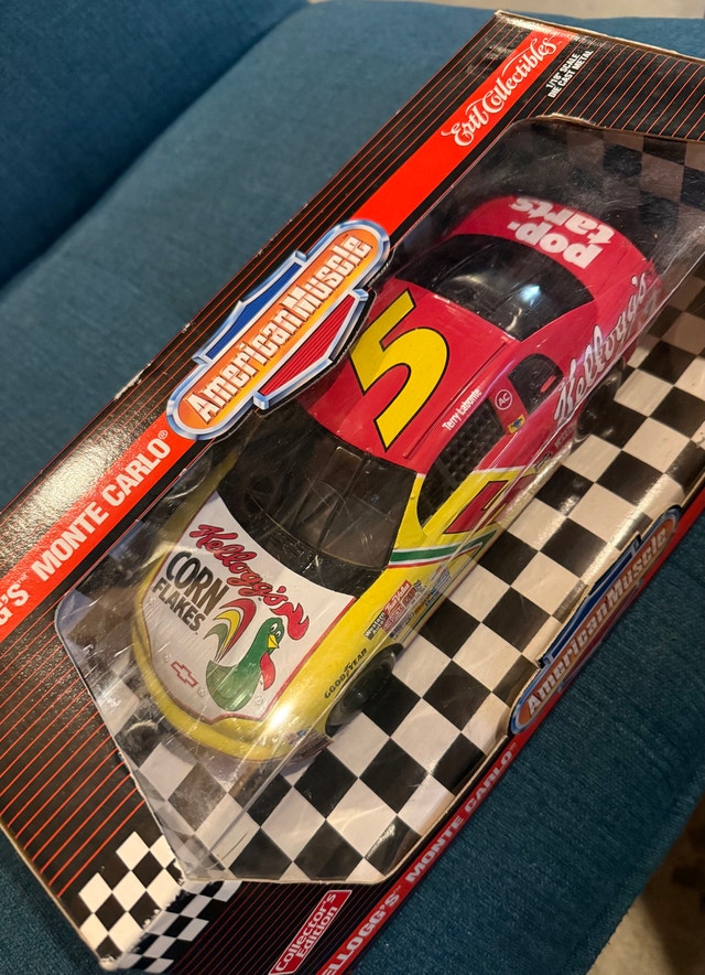 Ertl Collectibles American Muscle Kellogg's Monte Carlo - photo 2
