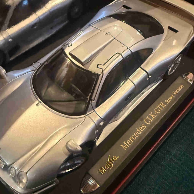 Maisto 1:18 Mercedes CLK-GTR Street Version