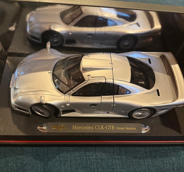 Maisto 1:18 Mercedes CLK-GTR Street Version - photo 2