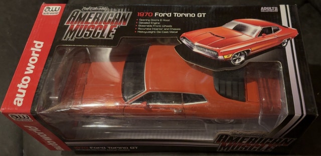 1970 Ford Torino GT American Muscle 1:18 Die-Cast - photo 2