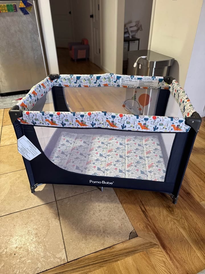 Portable Baby Travel Crib / Playpen with Blackout Cover - photo 3