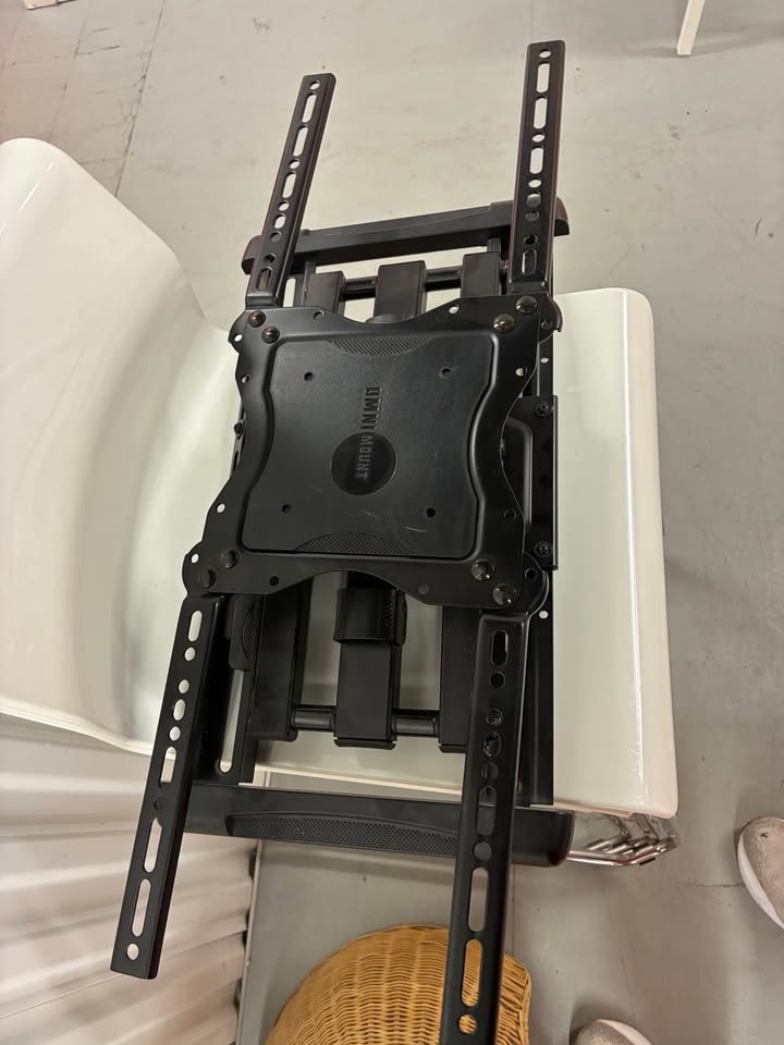 Flat Panel Screen Mount - photo 2