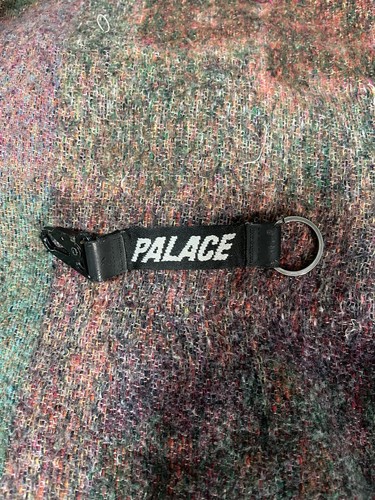Palace Key Chain Black 100 % Authentic - photo 2