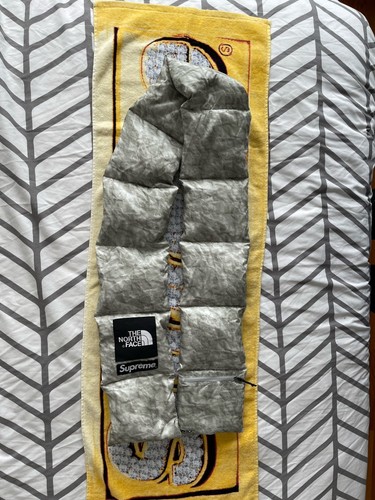 Supreme X The North Face Paper Print Down Scarf